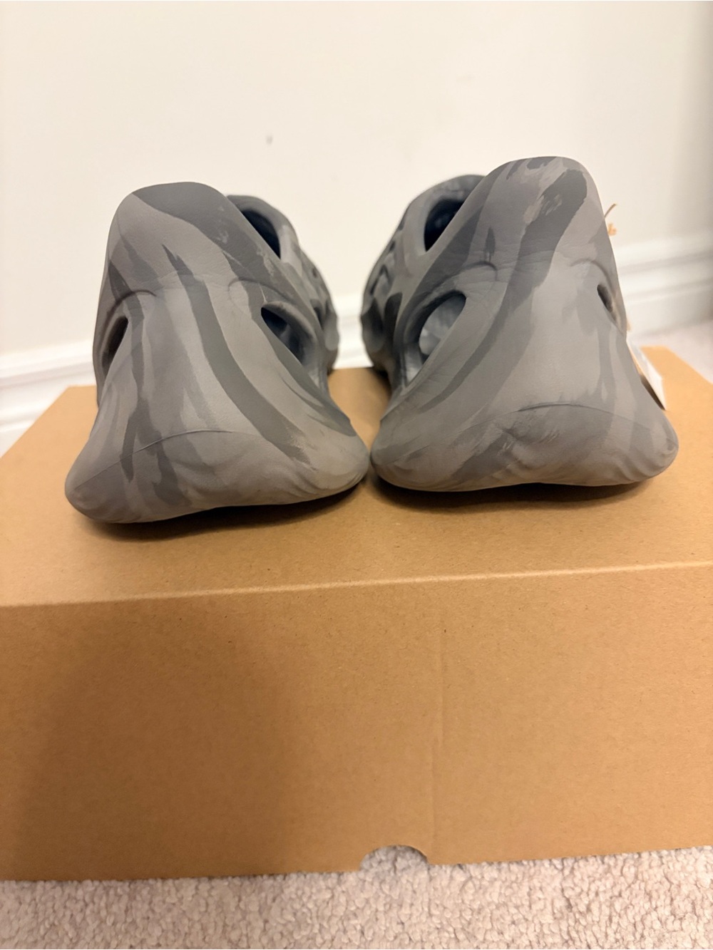 adidas Yeezy Foam Runners - Picture 7 of 8